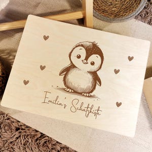 Erinnerungskiste Holzkiste Schatzkiste Box Zeitkapsel personalisiert mit Namen Gravur | Pinguin |Geschenk für Mädchen Jungen zum Geburtstag