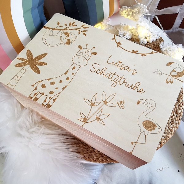 Erinnerungskiste / Schatztruhe / Schatzkiste / Dschungel / Giraffe / Zebra / Kind / Tiere / Personalisiert / Gravur / Namen / Geschenk