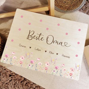 Erinnerungskiste Wildflowers Babyerinnerungskiste Geschenk zur Geburt Erinnerungsbox mit Blumen und Punkten mit Namen personalisiert Mama
