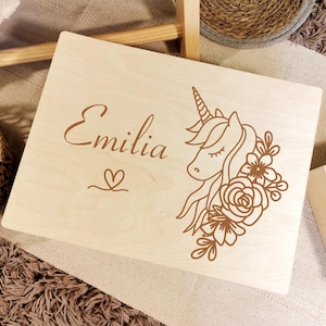 Erinnerungskiste personalisiert min Namen / Schatztruhe / Schatzkiste / Holzkiste / Holzbox mit Einhorn Einhornmotiv Wunschtext / Geschenk