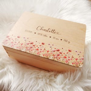 Erinnerungskiste Wildblumen Wildflowers Babyerinnerungskiste Geschenk zur Geburt Erinnerungsbox mit Blumen mit Namen personalisiert Baby