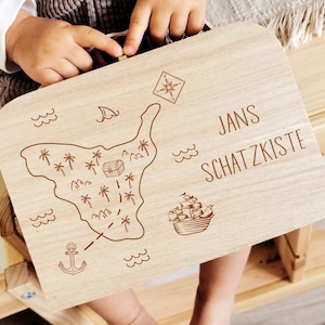 Schatzkiste Schatztruhe Spielkoffer Schatzkarte Holzkoffer mit Griff Erinnerungskiste Holzkiste personalisiert mit Gravur mit Namen Pirat