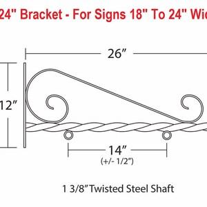 Op de afbeelding: Zwarte metalen bordenbeugel, 66 cm lang, ontworpen voor borden van 46 tot 61 cm breed. Voorzien van een decoratief krulontwerp en een 36 cm lange, gedraaide stalen schacht. De beugel is 30 cm hoog en 8 cm breed.