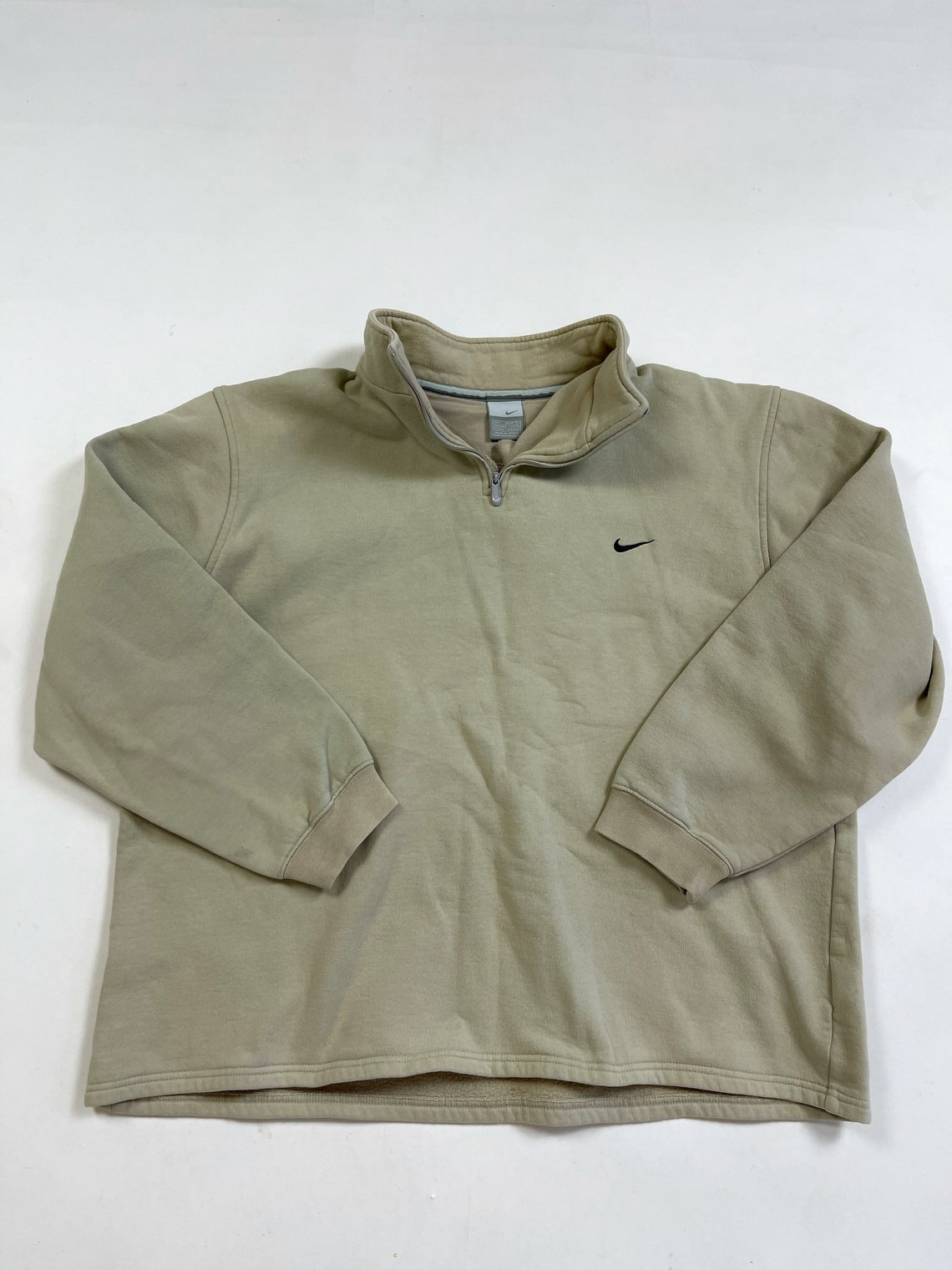 beige sweatshirt nike