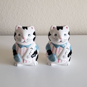 Happy Cat Salt and Pepper Shakers, Vintage Salt and Pepper Shakers, Kitchen Decor, Table Decor, Seasoning Decor, Eclectic Decor,Japanese Art