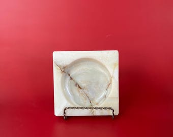 Vintage vierkante witmarmeren asbak, modern decor uit het midden van de eeuw