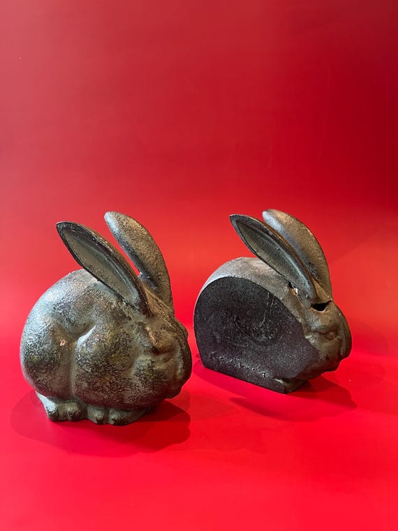 Vintage Metal Rabbit Bookends, Vintage Bookends, MCM Decor, Metal Bookends, Bunny Lover, Rabbit Art, Bookcase Art, Nature art, Easter Gift