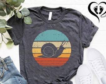 Vintage Snail Sunset Shirt,Retro Snail Unisex Shirt,Snail Gifts,Bug Lover Shirt,Insect Lover Gift,Cute Snail Print Tee,Gift for Snail Lover