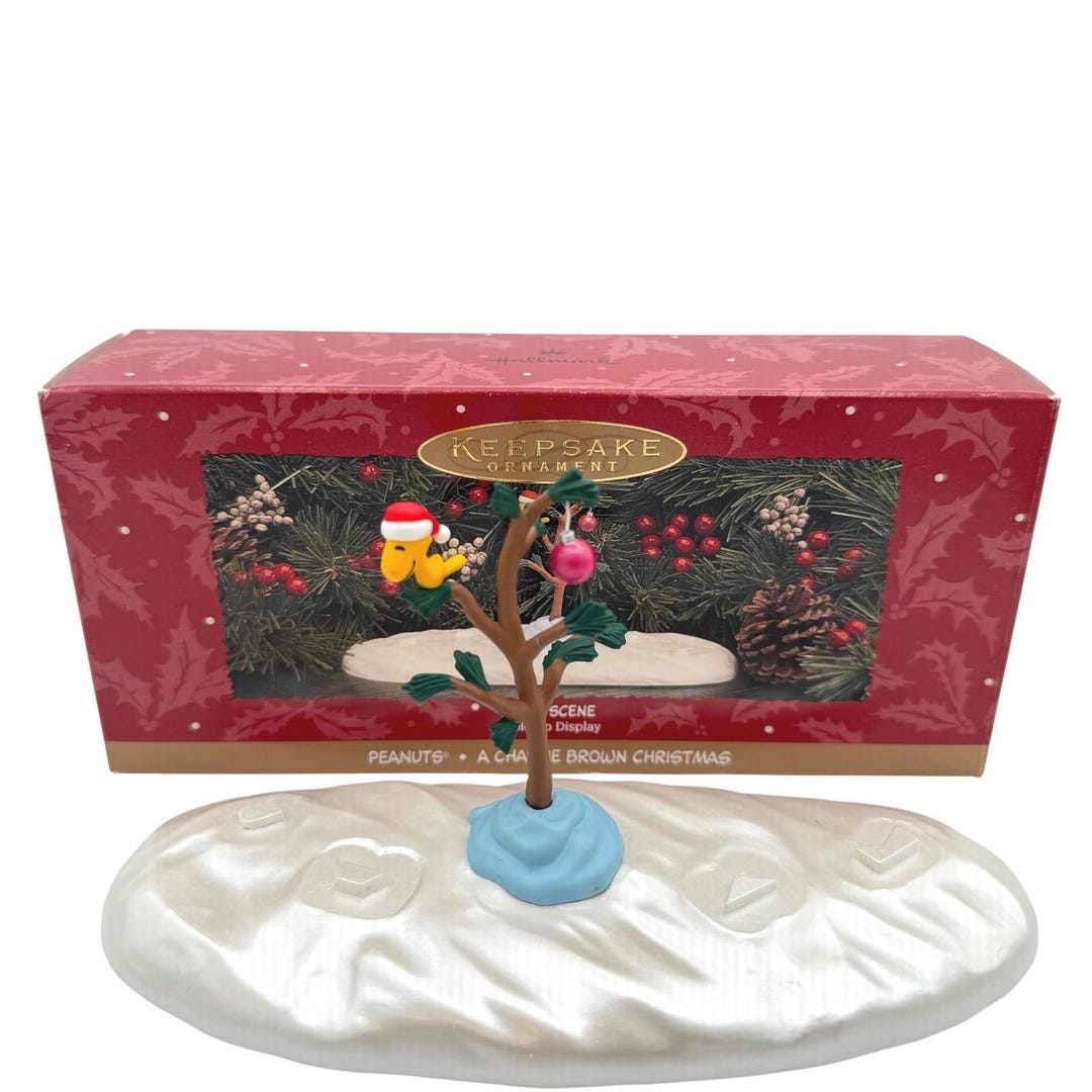 Hallmark Tabletop Display Hallmark Keepsake Peanuts 30th Anniversary Snow Scene Tabletop Display ...