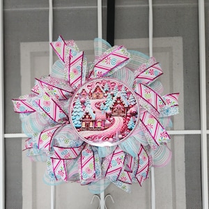 Pink & Blue Gingerbread Christmas Wreath – Candy Wonderland Decor