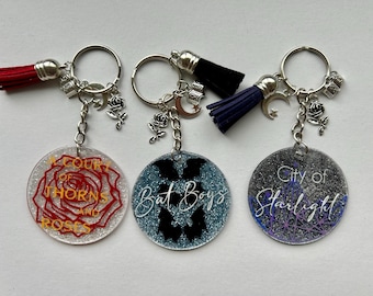 Een op het Hof van doornen en rozen geïnspireerde sleutelhanger | ACOTAR leesgrage sleutelhanger | Accessoire voor boekenliefhebber