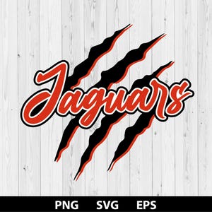 Op de afbeelding: Een grafisch ontwerp met het woord Jaguars in een vet rood scriptlettertype met een zwarte omlijning. Achter de tekst bevinden zich drie grillige zwarte klauwsporen met dunne rode omlijningen op een witte achtergrond met houtnerf.