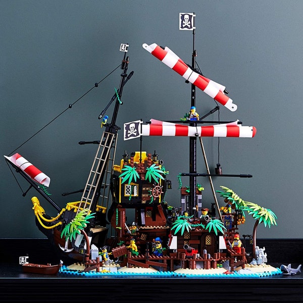 LEGO Ideas Pirates of Barracuda Bay 21322 Building Kit, Cool Pirate Shipwreck Model with Pirate Action Figures for Play and Display