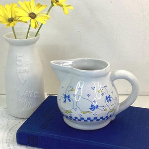 Vintage Kitsch Goose Creamer Jug: Ceramic Geese with Blue Bows