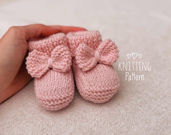 Patrón de tejido para patucos de bebé, patrón de tejido para principiantes, patucos de bebé con lazo, patucos de niña, patrón de tejido fácil, patrón de tejido para bebé