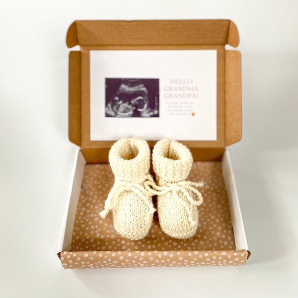 Pregnancy Reveal Box, Pregnancy Announcement Grandparent, Baby Reveal Booties, Annonce Grossesse Grand Parents, Baby Reveal Grandparents