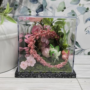 Light Up Cube Terrarium - Sprigatito