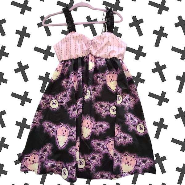 Lila Fledermaus Candy Kleid pastel goth emo punk Grunge Bubble Kei Jirai Visual Kawaii Harajuku Mode all over print gruselig niedlich halloween