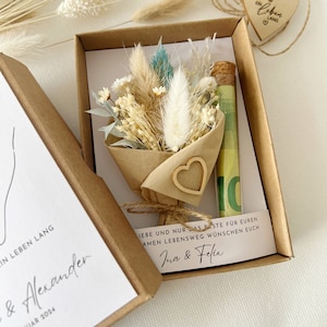 Geschenkschachtel Geldgeschenk zur Hochzeit Blumenstrauß Trockenblumen Personalisiert Handgefertigt Bild 2