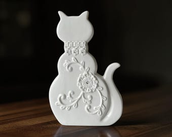 Vintage White Ceramic Cat Figurine | 1990s Shabby Chic Shelf Sitter | Cottagecore Cat Decor