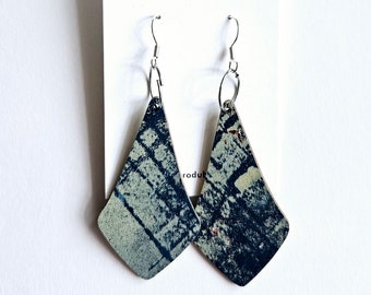 Wood and paper earrings, mixed media, created by hand, unique model, drop, vintage paper, navy, ecru, mint green, blue
