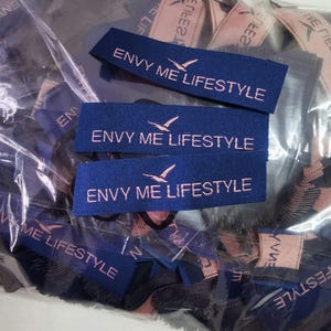 Etichette per abbigliamento personalizzate, etichette tessute/in raso/in cotone, tessitura ad alta densità, etichette per abbigliamento delicate sulla pelle