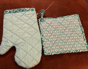 Anchors Aweigh Turquoise & White oven mitt set