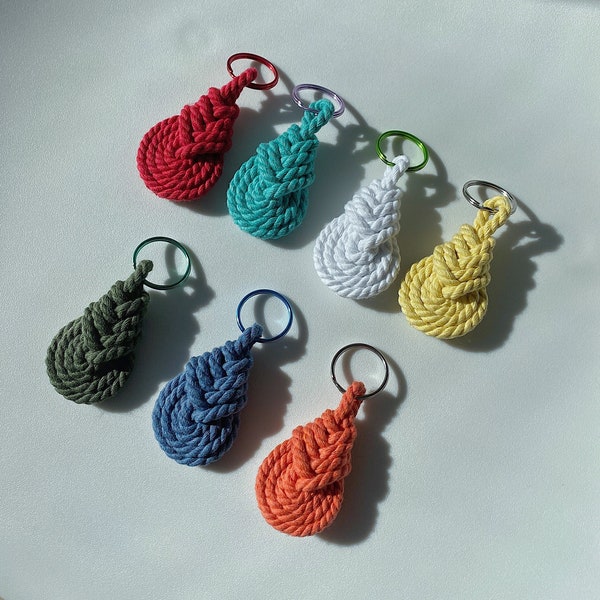 macrame keychain / drop pipa macrame / keychain / key chain / boho keychain / bag charm / woven keychain / gift under 10 / assorted colors