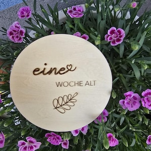 Meilensteinkarte "Eine Woche alt" – liebevoll handgefertigt mit Lasergravur Geschenkidee Geburt Schwangerschaft Andenken Erinnerung