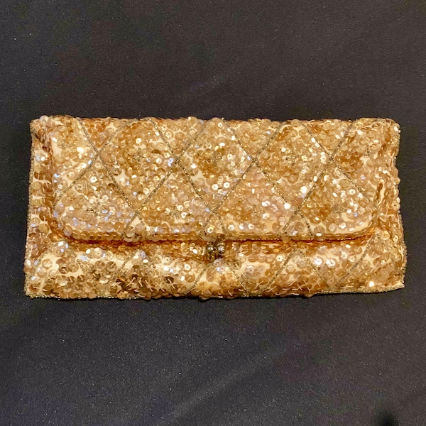 La Regale Gold Sequined Clutch. Vintage 1950's Made in Japan with American Sequins.