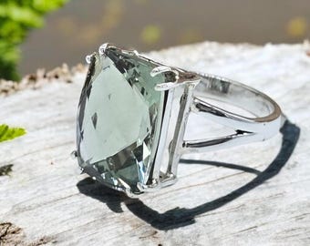 Elegant Sterling Silver Ring with Green Amethyst – Stunning Gemstone Jewelry