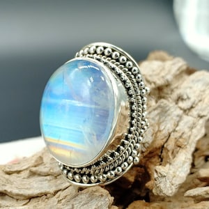 Anello GRANDE in pietra di luna arcobaleno / Anello in argento sterling 925 massiccio / Pietra portafortuna di giugno / Anello ovale arcobaleno / Anello con pietra preziosa cabochon / Regali per lei