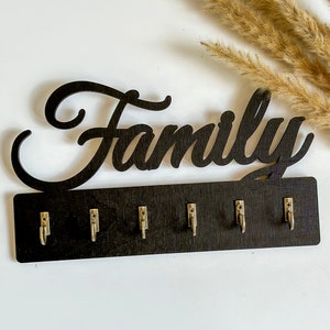 Personalized Key Holder, Custom Family Key Holder for Wall, Name Key Holder Wall Key Organizer Key Rack, Housewarming gift individual