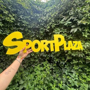 Custom Wooden Wall Logo Sign – Personalized Business Name Plaque, Office Decor, Bold Yellow Branding, Indoor Company Signage