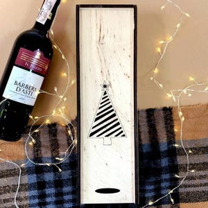 Custom Wooden Wine Box with Lid – Engraved Rustic Wine Holder, Eco Bottle Gift Box, Tree Design, Christmas Wine Crate for Men