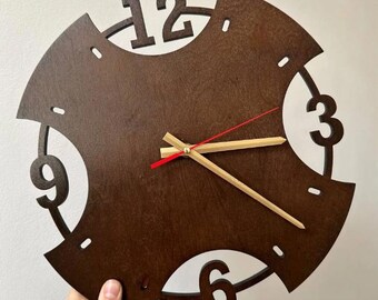 Reloj de pared moderno de madera: silencioso y ecológico para oficina, cafetería o hogar. Decoración minimalista marrón. Arte contemporáneo único.