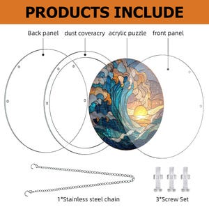 Op de afbeelding: Een acryl puzzel met een golf- en zonsondergangontwerp, inclusief een achterpaneel, stofkap en voorpaneel. De afbeelding toont ook een roestvrijstalen ketting en een set van drie schroeven. De tekst "PRODUCTS INCLUDE" staat bovenaan.