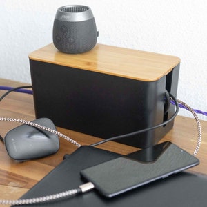 Bambus Kabel Box | Massiv Holz Deckel | Büro PC Schreibtisch Aufbewahrung Schwarz | Textilkabel Mehrfachsteckdose | HiFi TV Bakelit Geschenk