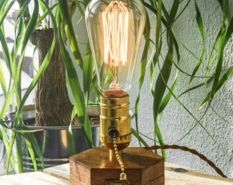 Lampe de table hexagonale TIMEBULB | Table de chevet industrielle bohème vintage loft maison en bois étagère de bar console éclairage | Ampoule cadeau Edison dorée