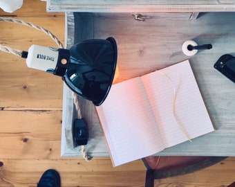 A5 Notizbuch Natur TIMEBULB | Premium Qualität Handgemacht 6x8 mit Gold Lesezeichen | liniert Ecru Kraftpapier Gästebuch Gebunden | Geschenk