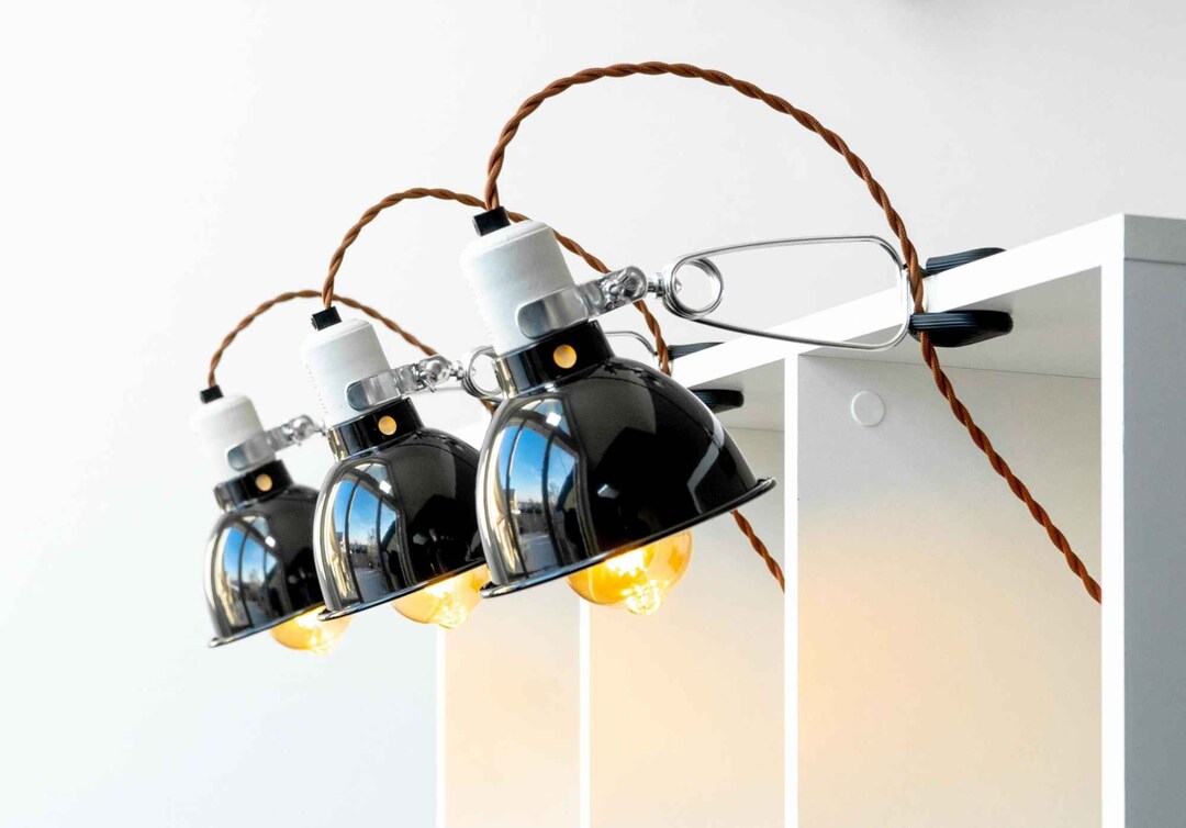 Lámpara de estantería LED TIMEBULB con abrazadera Foco de tela