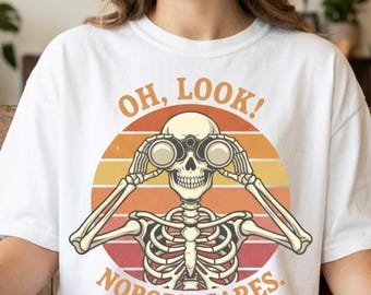 Oh Look Nobody Cares PNG, zabawny projekt sublimacji szkieletu, grafika retro vintage z czaszką (pobieranie cyfrowe)