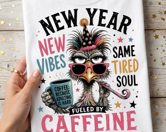 おもしろいコーヒーダチョウの新年2027 PNG昇華プリントデザイン、レトロパーティシャツグラフィック（デジタルダウンロード）