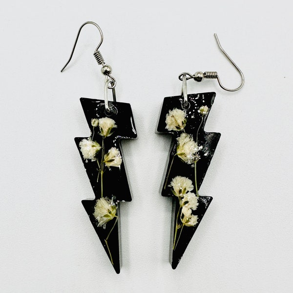 Black Lightning Bolt Real Baby’s Breath Handmade Earrings