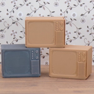 1:24 Scale 1970s Tube TV – Miniature Vintage Television for Dollhouse & Diorama | 1/25 Scale | G Scale