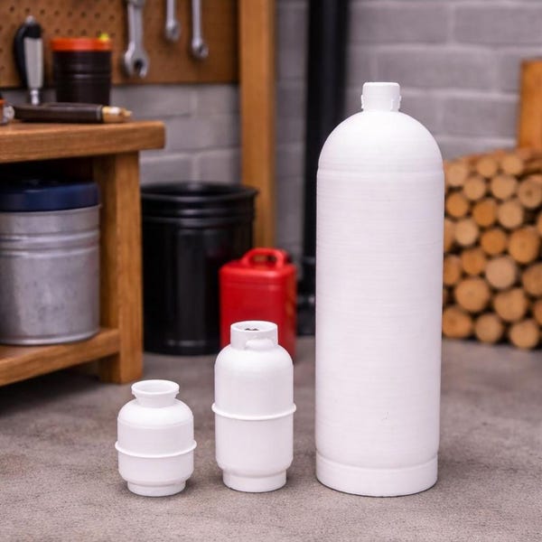 1:24 Scale Propane Tanks – Miniature Set of 3