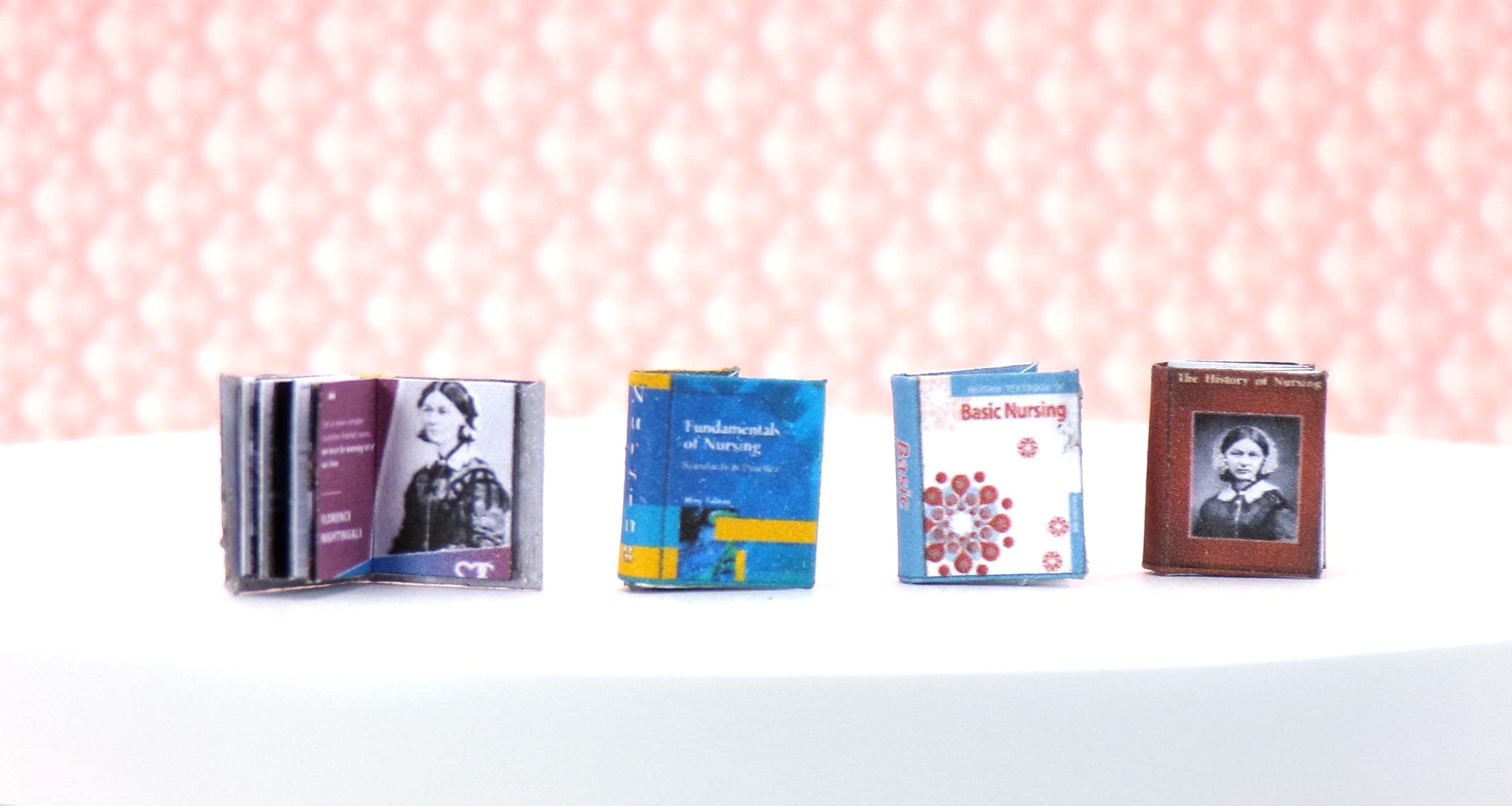 1:24 Scale Medical Nursing Books