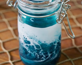 海の波模様のミニチュア瓶
