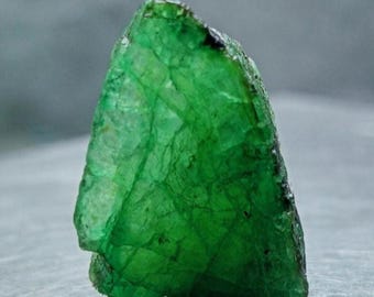 Natural Colombian Emerald Rough, Rough Size 21x14mm : 14.60 Carat Gemstone