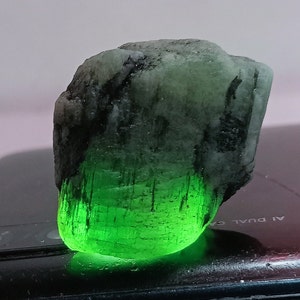 Big Emerald Rough Stone / Natural Zambian Emerald Rough Stone, Raw Emerald, Rare, Top Quality Rough, Antique Emerald, For Pendant.